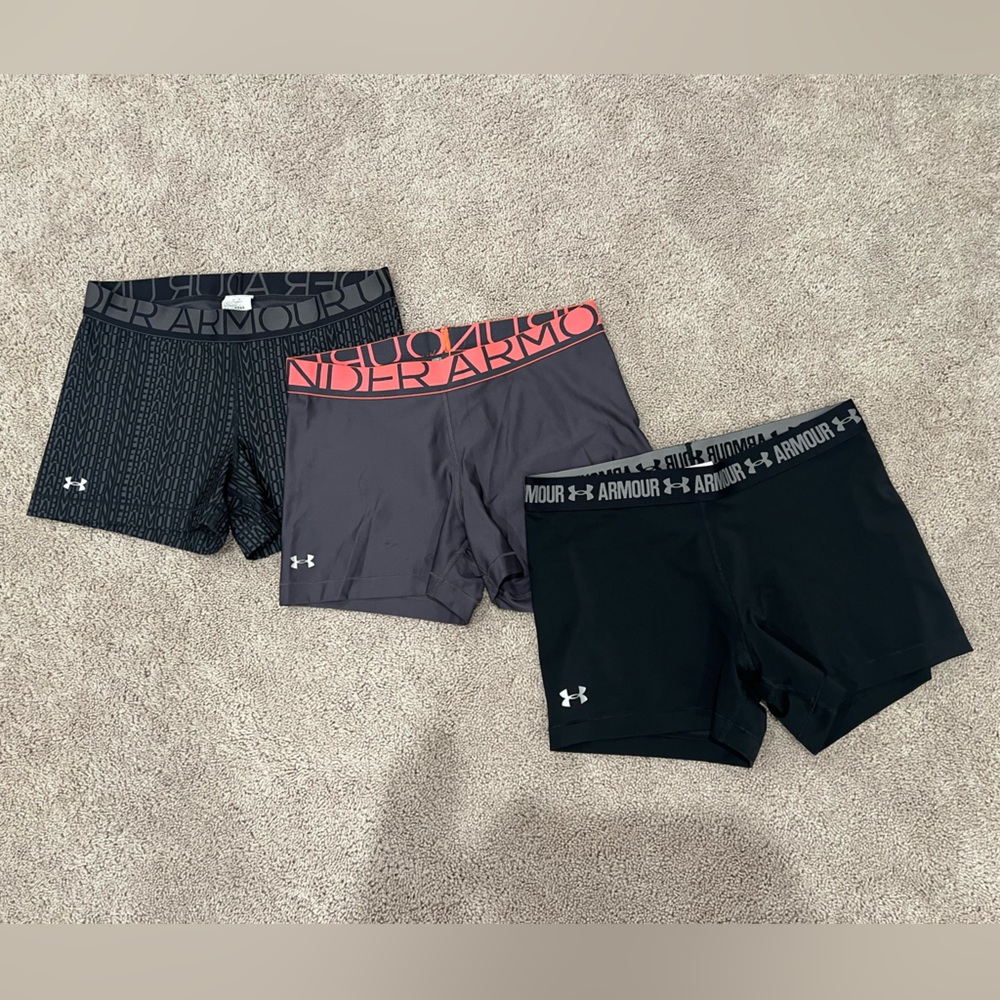 Under Armour Women’s Compression Shorts - Size Large